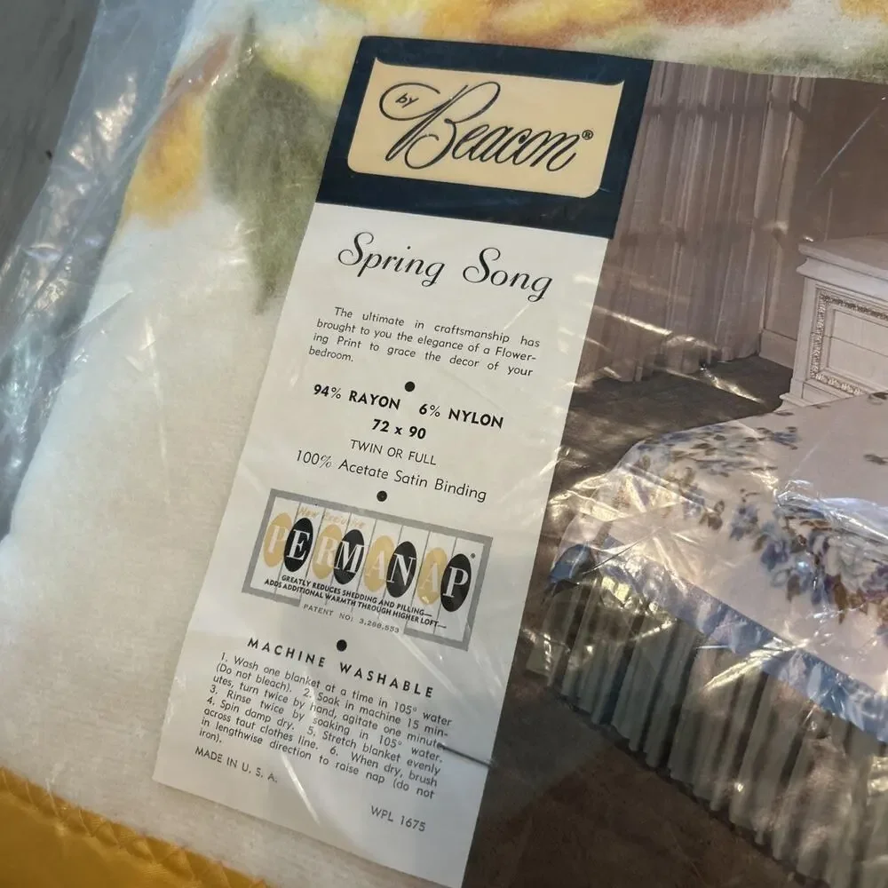 NEW Vtg Beacon Spring Song Yellow Rose Floral Twin or Full Blanket Made In USA